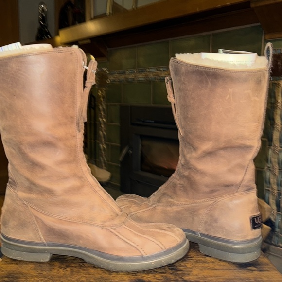 Ugg Arquette waterproof leather duck boot sz. 10 - Picture 2 of 11